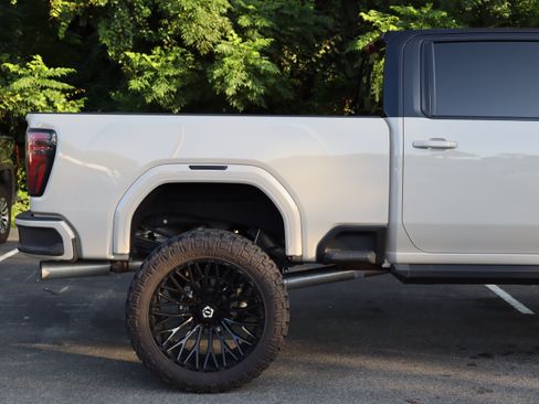 Used 2026 GMC Sierra 2500 AT4 w/ AT4 Premium Plus Package AWD/4WD image 11