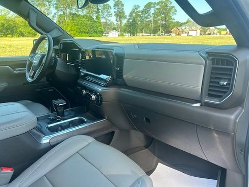 Used 2024 GMC Sierra 1500 SLT w/ SLT Premium Plus Package AWD/4WD image 16