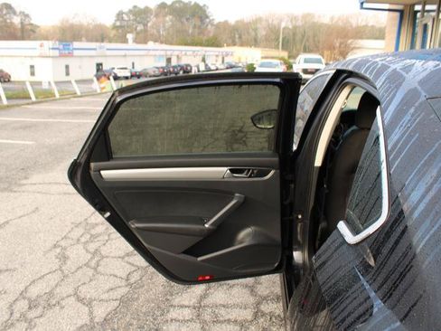 Used 2017 Volkswagen Passat 1.8T S FWD image 17