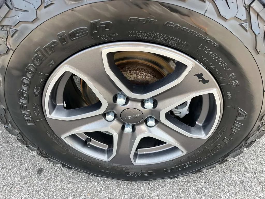 Used 2018 Jeep Wrangler Unlimited Sport S AWD/4WD image 13