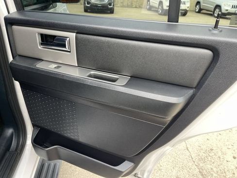 Used 2016 Ford Expedition XLT w/ Equipment Group 202A AWD/4WD image 14
