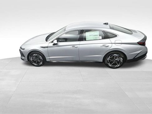 New 2026 Hyundai Sonata SEL FWD image 24