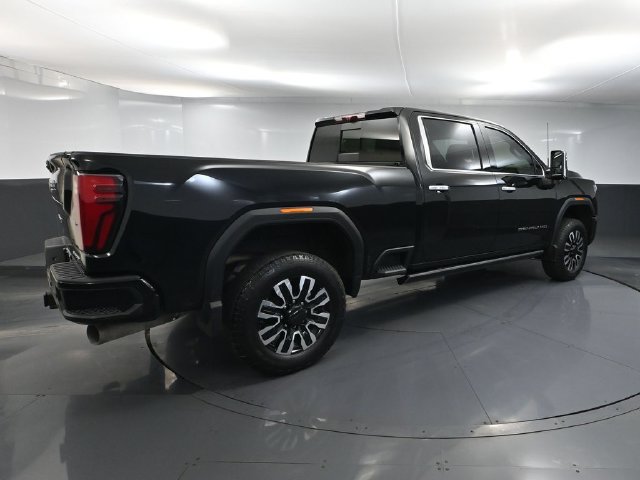 Used 2024 GMC Sierra 3500 Denali Ultimate AWD/4WD image 4
