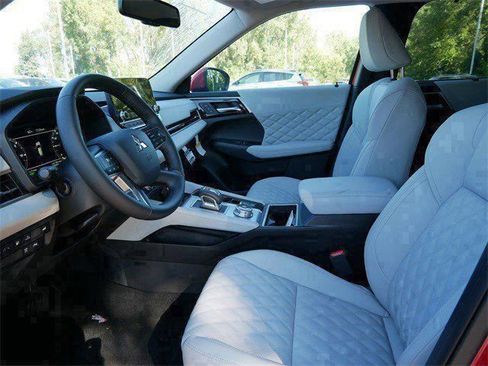 New 2025 Mitsubishi Outlander SEL image 4