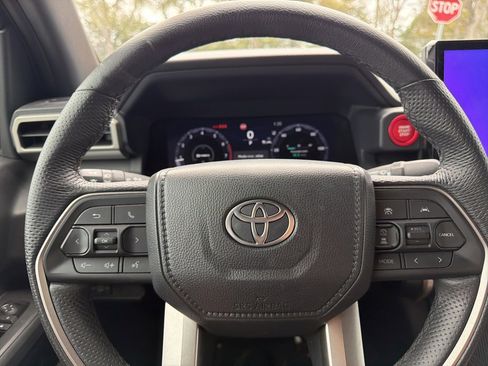 Used 2024 Toyota Tacoma TRD Off-Road image 12