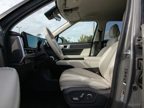 Used 2025 Hyundai Santa Fe SEL FWD image 20