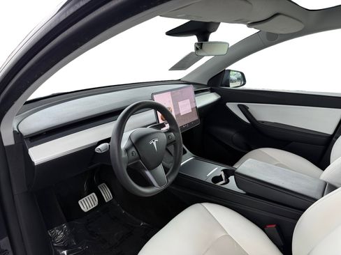 Used 2022 Tesla Model Y Performance AWD/4WD image 9