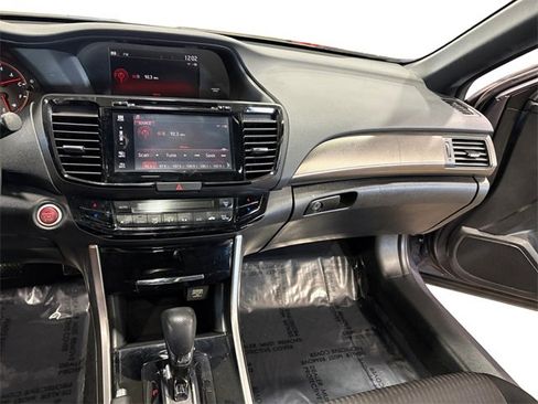Used 2017 Honda Accord EX image 14