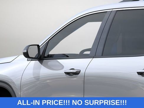 New 2026 Chevrolet Traverse LT w/ Driver Confidence Package AWD/4WD image 22