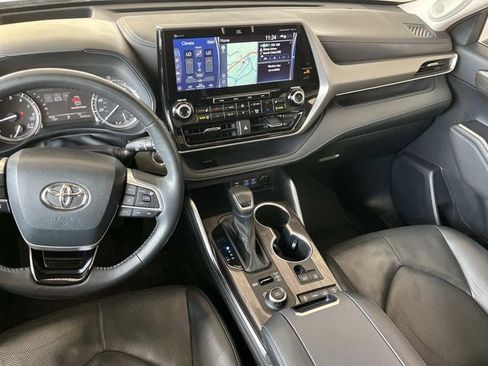Used 2022 Toyota Highlander Platinum image 13