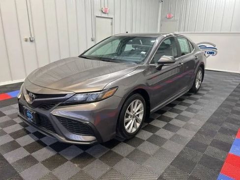 Used 2024 Toyota Camry SE AWD/4WD image 6