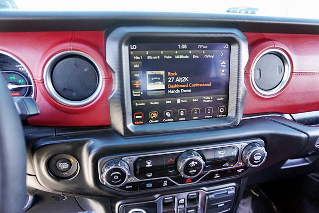 Used 2023 Jeep Wrangler Unlimited Rubicon 4xe AWD/4WD image 36