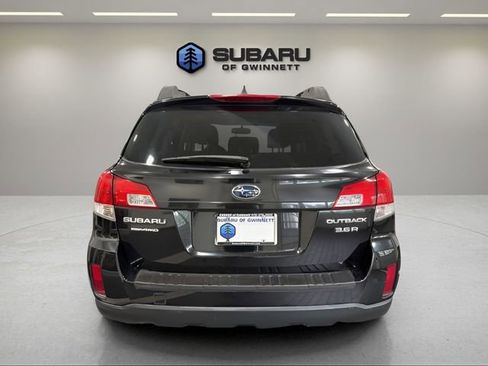 Used 2013 Subaru Outback 3.6R Limited w/ Special Appearance Pkg AWD/4WD image 4