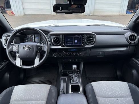 Used 2023 Toyota Tacoma TRD Off-Road w/ Black Out Package (TMS) AWD/4WD image 18