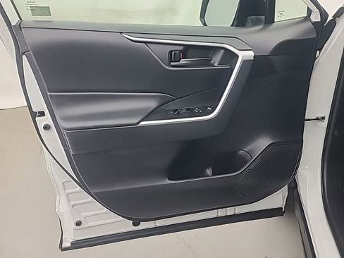Used 2021 Toyota RAV4 LE FWD image 23
