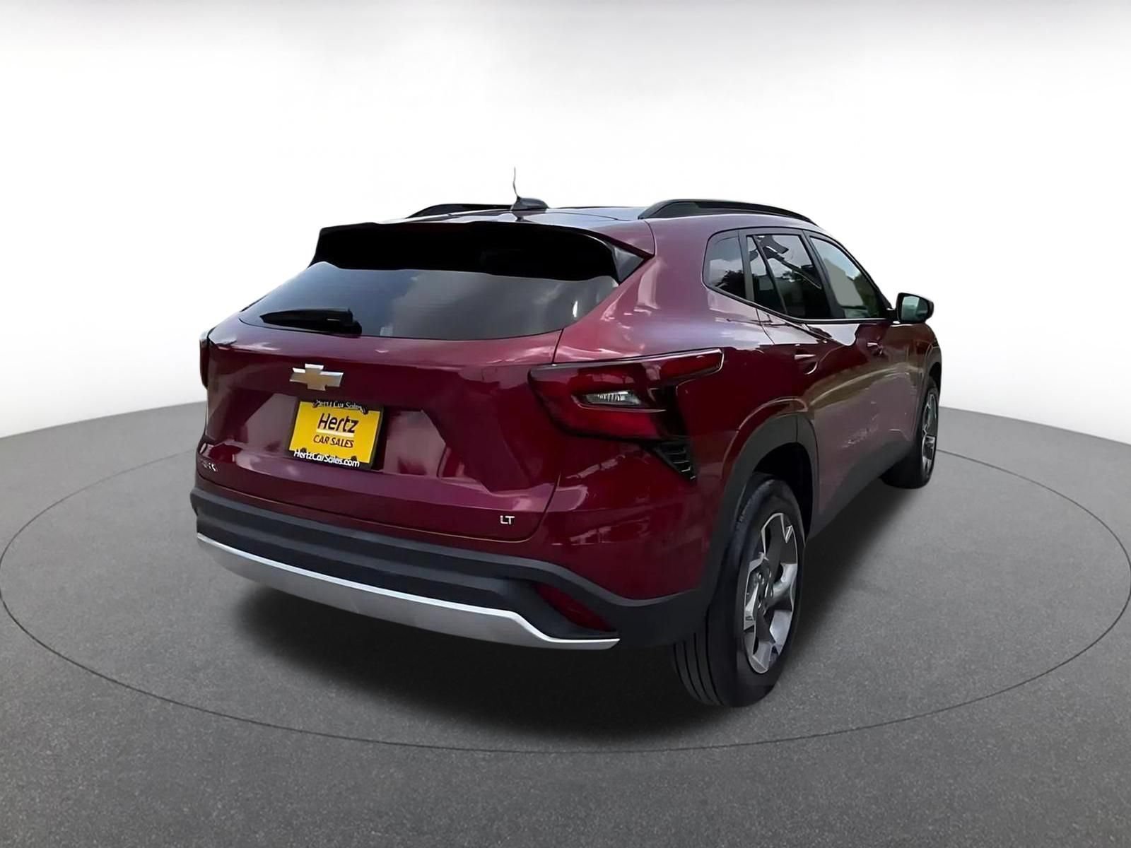 Used 2025 Chevrolet Trax LT w/ LT Convenience Package FWD image 13