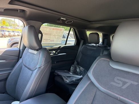New 2026 Ford Explorer ST image 32