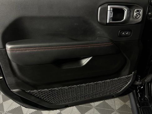 Used 2024 Jeep Wrangler Unlimited Rubicon 392 image 27