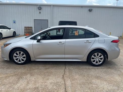 Used 2024 Toyota Corolla LE image 1