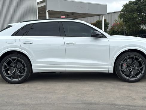 New 2026 Audi RS Q8 performance image 8