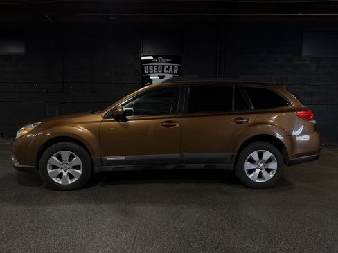 Used 2012 Subaru Outback 2.5i Premium AWD/4WD image 2