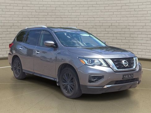 Certified 2020 Nissan Pathfinder S FWD image 3
