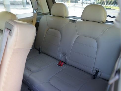 Used 2004 Ford Explorer XLT image 13