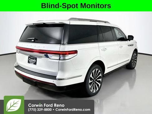 Used 2022 Lincoln Navigator Reserve AWD/4WD image 7