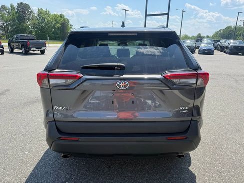 Used 2021 Toyota RAV4 XLE AWD/4WD image 7