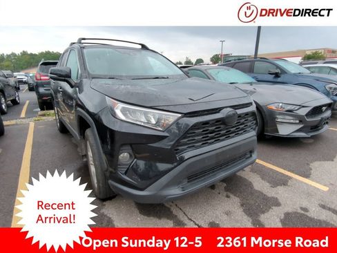 Used 2021 Toyota RAV4 XLE w/ Convenience Package AWD/4WD image 1