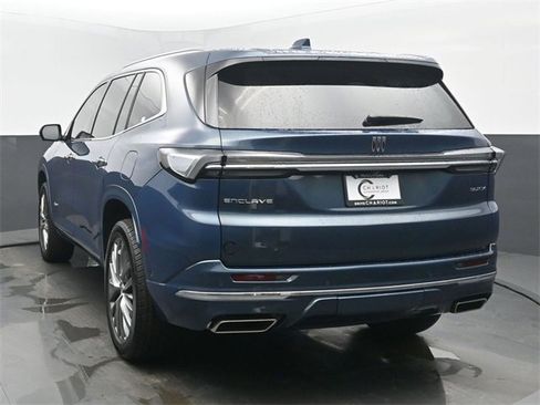 Certified 2025 Buick Enclave Avenir image 4