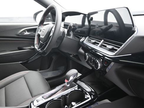 New 2026 Chevrolet Trax RS w/ Sunroof Package FWD image 25