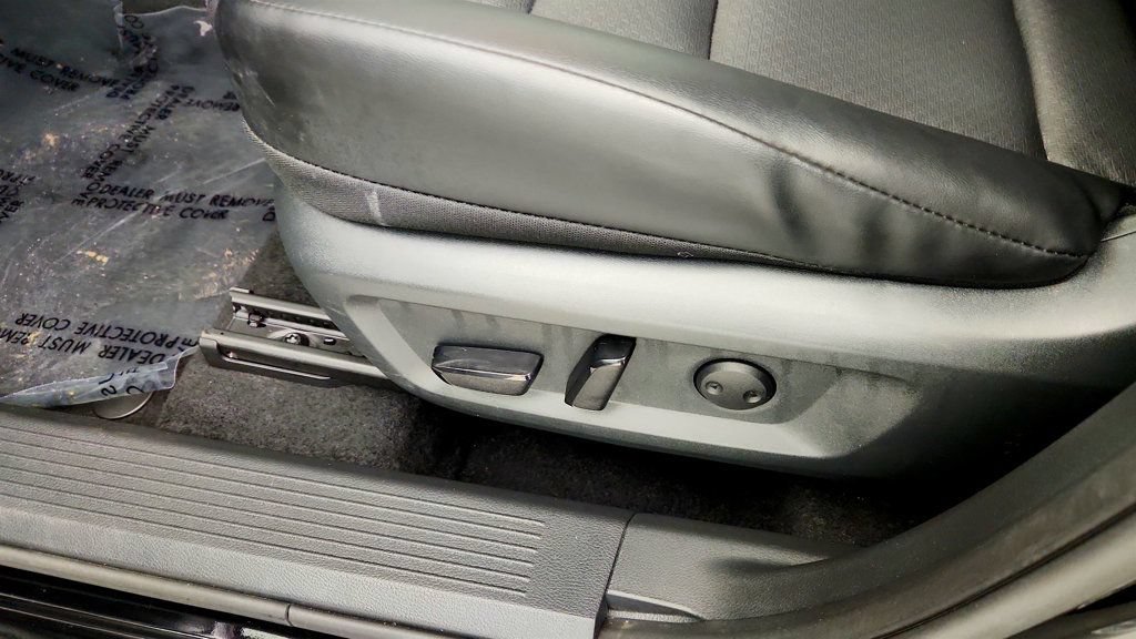 Used 2026 Nissan Rogue SV w/ SV Premium Package AWD/4WD image 11
