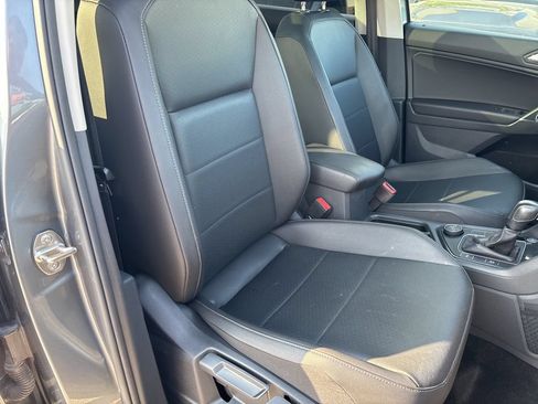Used 2020 Volkswagen Tiguan SEL AWD/4WD image 52