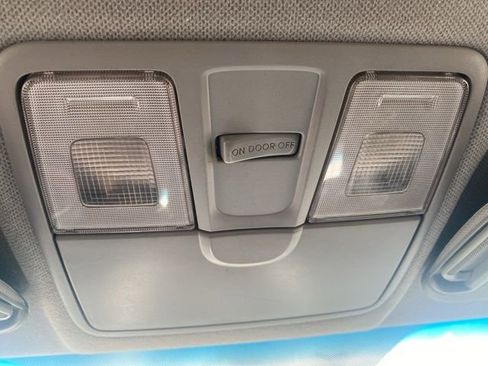 Used 2015 Hyundai Veloster image 20