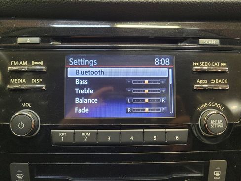 Used 2016 Nissan Rogue SV FWD image 25