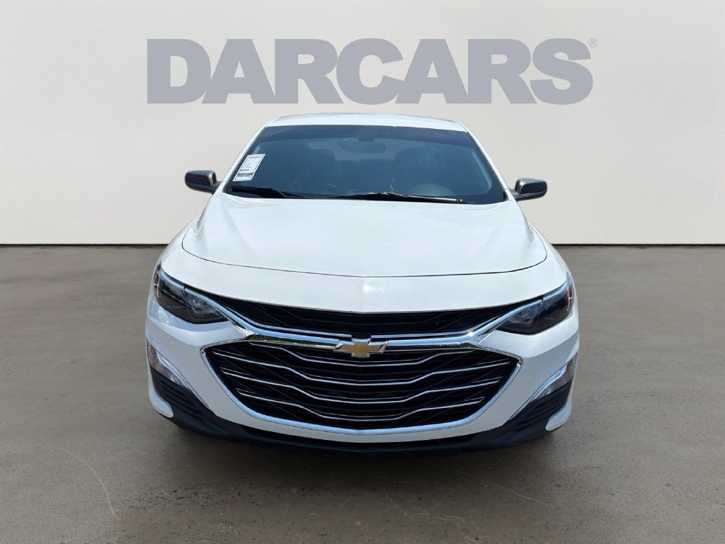 Used 2021 Chevrolet Malibu LS FWD image 2