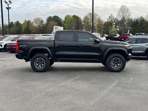 New 2026 Chevrolet Colorado ZR2 AWD/4WD image 2