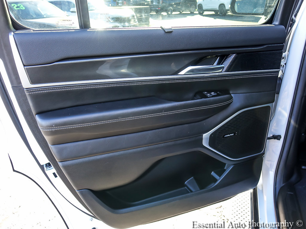 Used 2023 Jeep Wagoneer 4WD w/ Convenience Group I image 27