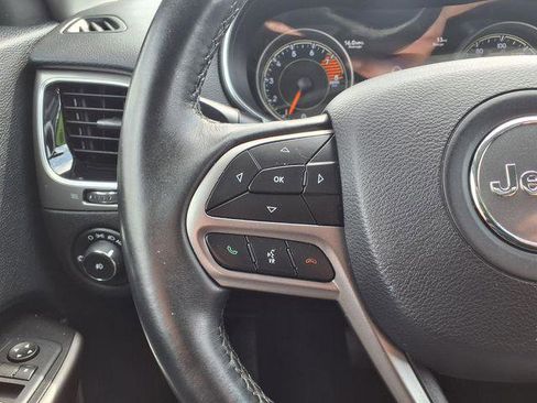 Certified 2019 Jeep Cherokee Limited image 21