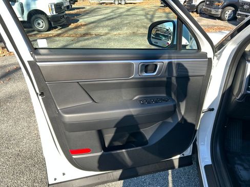 Used 2026 Hyundai Santa Fe SE image 13