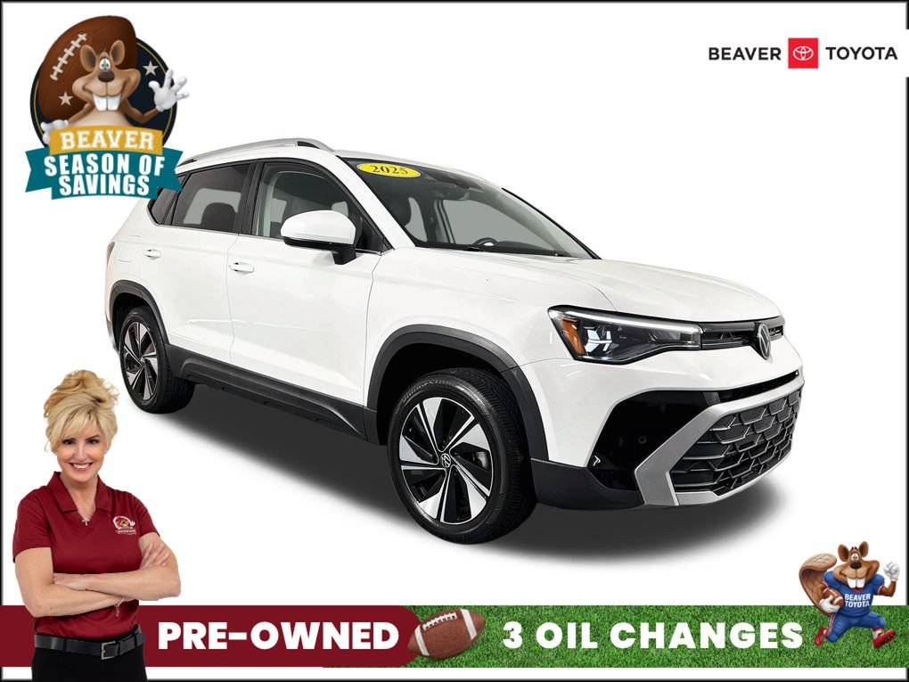 Used 2025 Volkswagen Taos SE AWD/4WD image 1