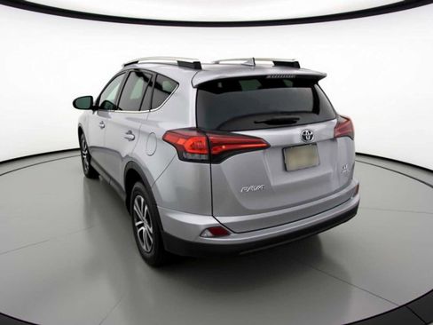 Used 2016 Toyota RAV4 LE image 4