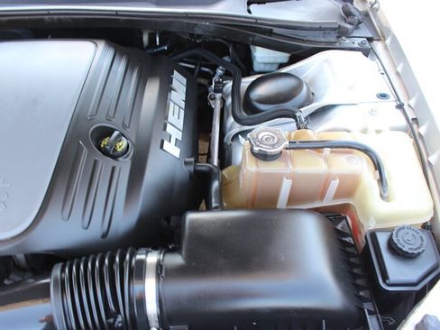 Used 2010 Dodge Challenger R/T RWD image 31