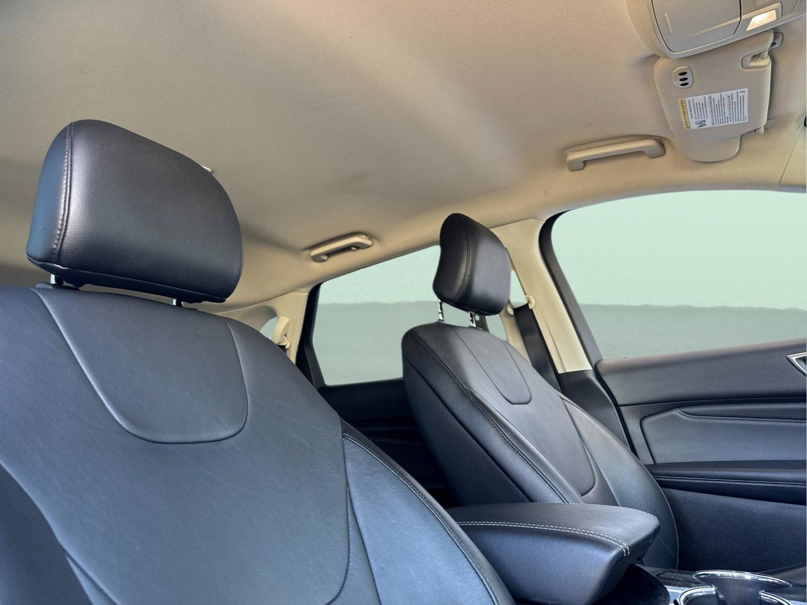 Used 2017 Ford Edge Titanium FWD image 16