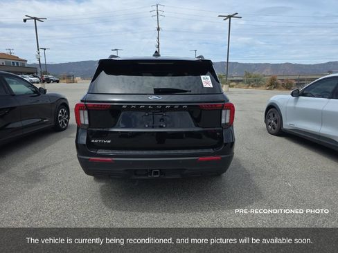 Used 2025 Ford Explorer Active RWD image 6
