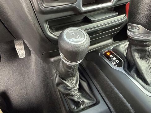 Used 2022 Jeep Gladiator Sport image 29