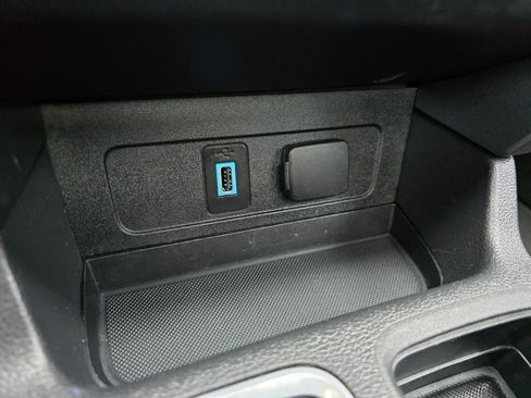 Used 2019 Ford Escape SEL image 34