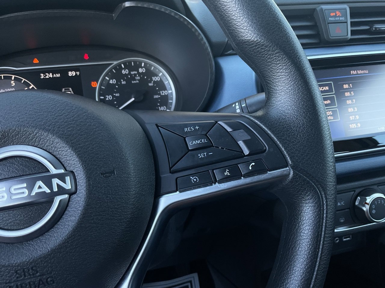 Used 2025 Nissan Versa SV FWD image 31