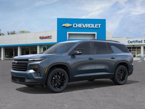 New 2026 Chevrolet Traverse LT image 2